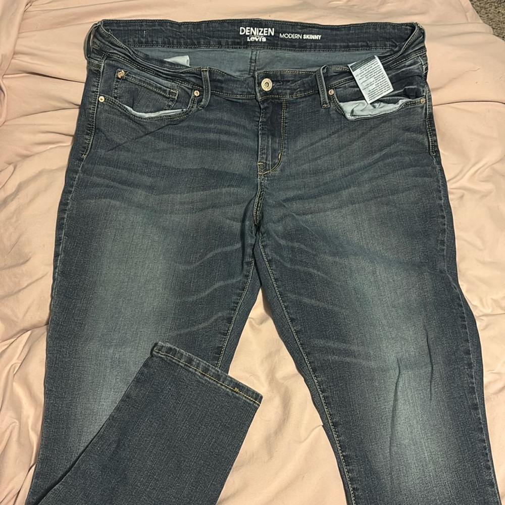 Denizen Levi’s modern skinny size 18